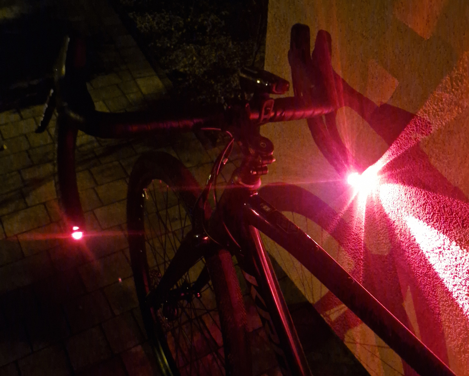 lampki czerwone LED XLC na kierownicę