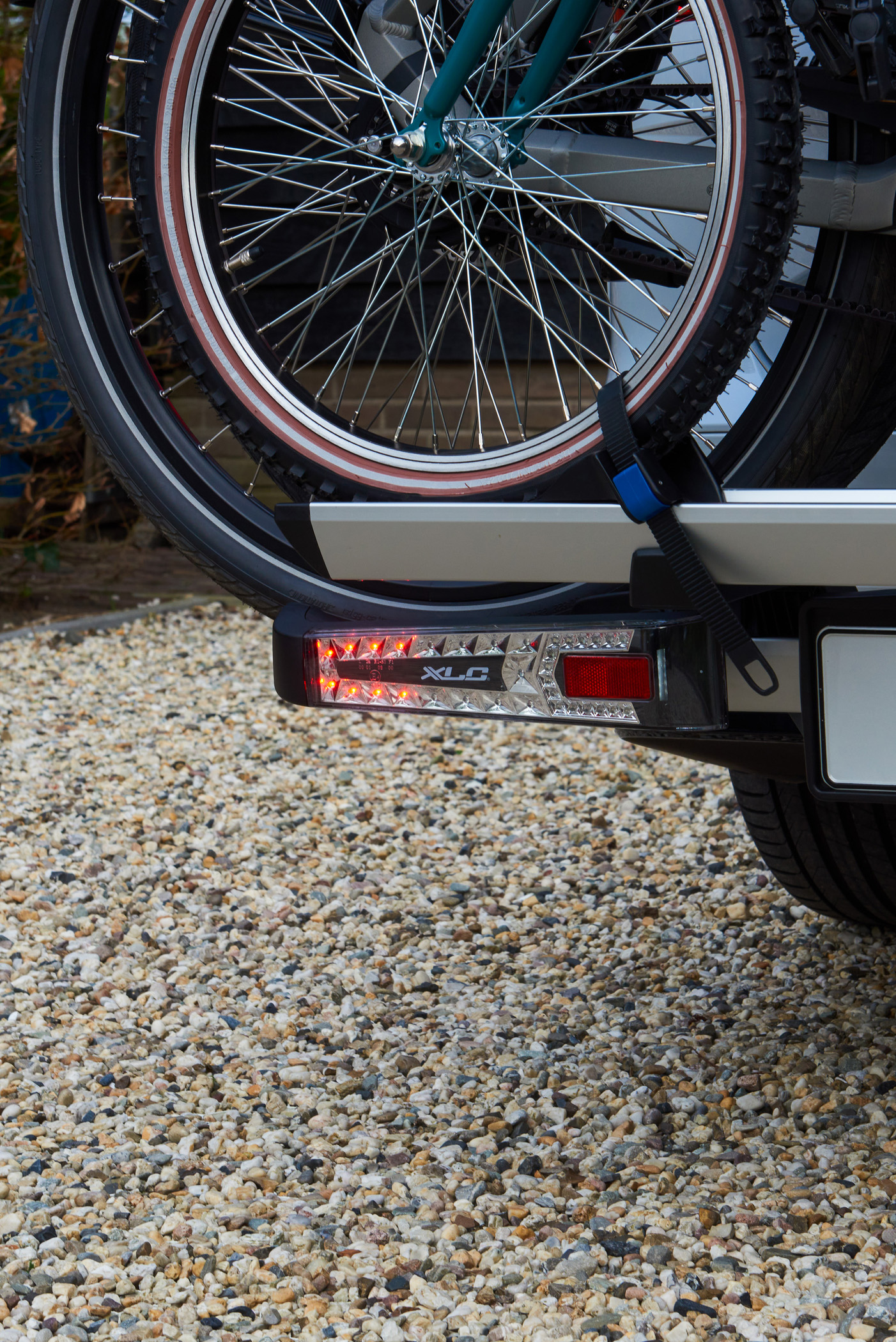 lampa do bagażnika XLC Azura Almada_lewa